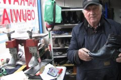 Szewc szuka właścicieli 30 par butów