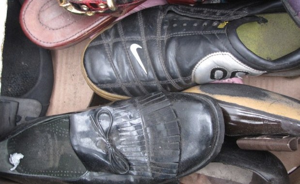 Szewc szuka właścicieli 30 par butów