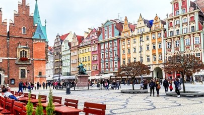 Szklane ogródki na wrocławskim rynku kością niezgody. Miasto nalicza kary
