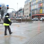 Szklanka na drogach i ulicach. Jak powstaje gołoledź?