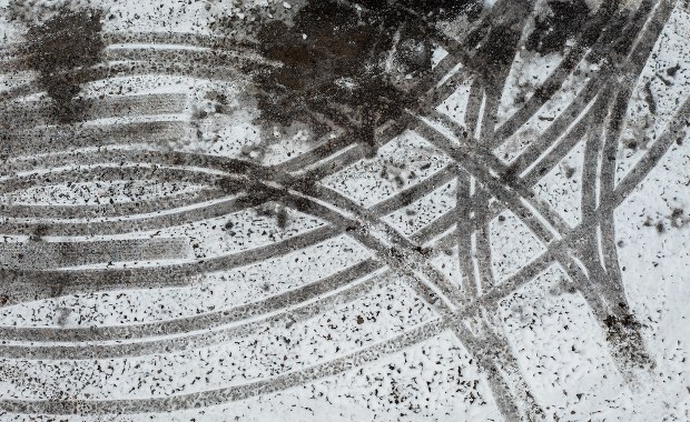 Szklanka na drogach. IMGW ostrzega przed marznącymi opadami