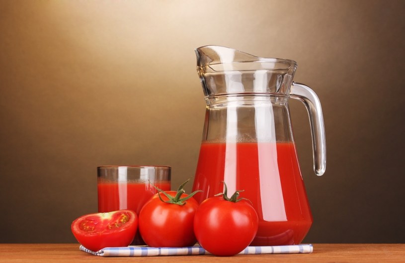 Szklanka soku pomidorowego to dla organizmu sama dobroć. Sprawdź, dlaczego warto go pić /123RF/PICSEL