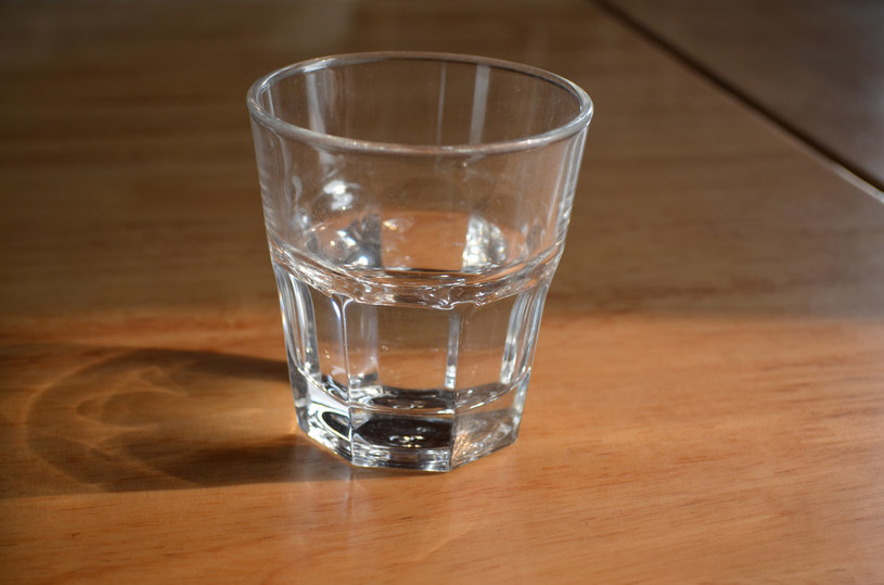 szklanka wody /© Photogenica