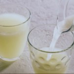 mleko owsiane Szklanka wypita rano pomaga spalić tłuszcz i obniża cholesterol. Woda owsiana to fenomen