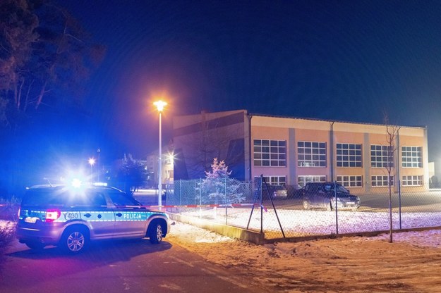 Szkoła w Kadzidle, w której doszło do ataku nożownika /Marcin Onufryjuk /PAP