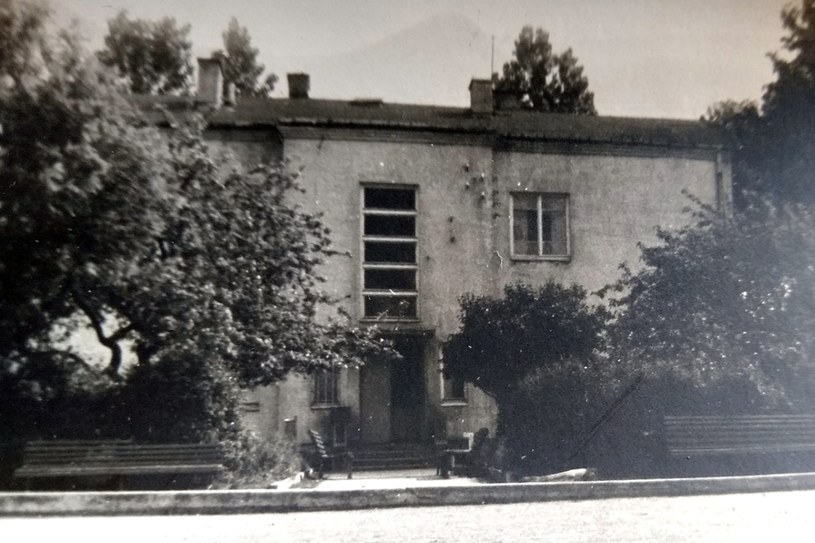 Szkoła w Mrozach w czasach II wojny światowej (archiwum Stefana Wysockiego) /INTERIA.PL