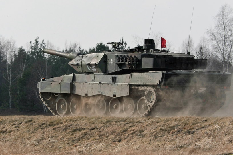 Szkolenie poligonowe z wykorzystaniem czołgów Leopard 2A5 /Lech Muszyński /PAP