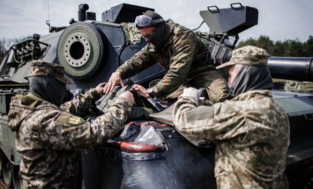 Szkolenie ukraińskich żołnierzy z obsługi czołgów Leopard w Niemczech /Clemens Bilan /PAP/EPA