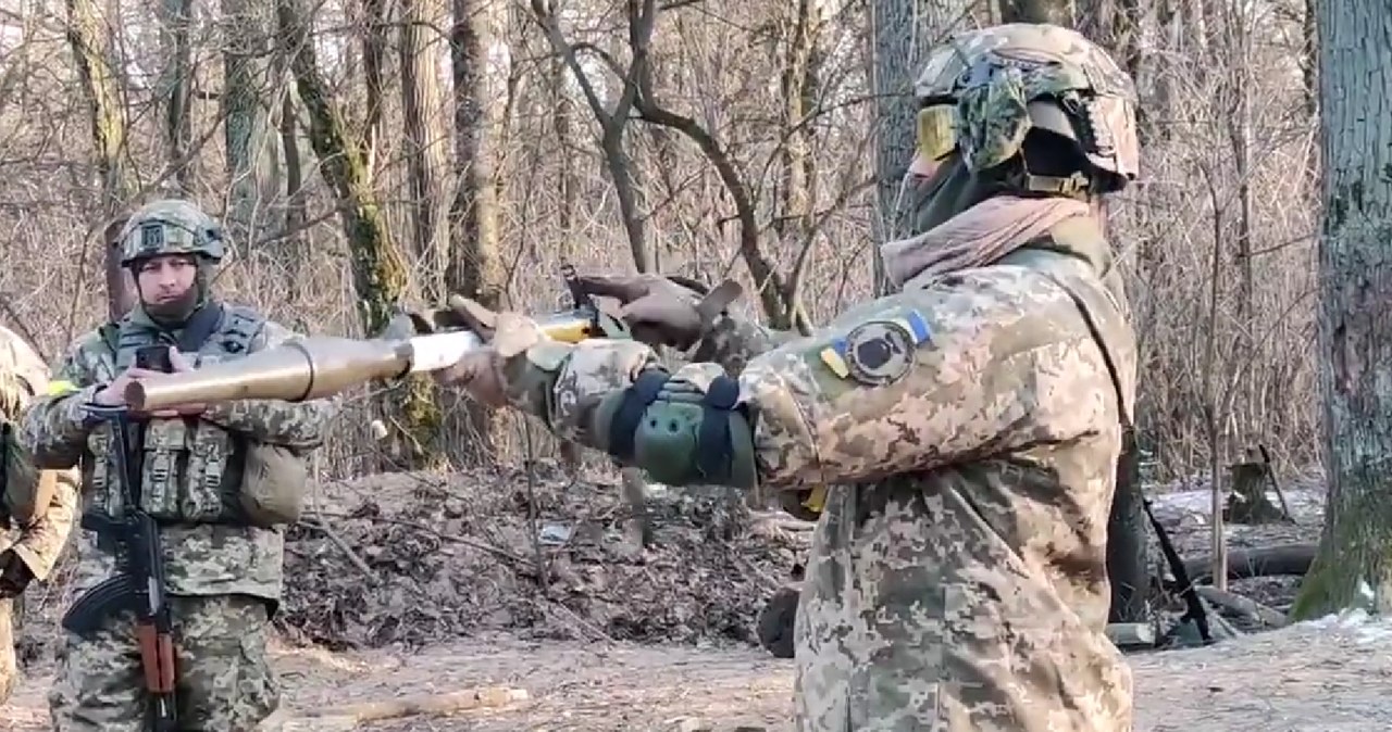 Szkolenie wojsk Ukrainy z obsługi polskiego granatnika /Twitter