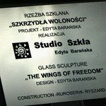 "Szkrzydła Woloności" na gdańskim lotnisku. Pisownia oryginalna