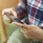 Szlaban na telefon w podstawówkach. Co czeka uczniów i rodziców?