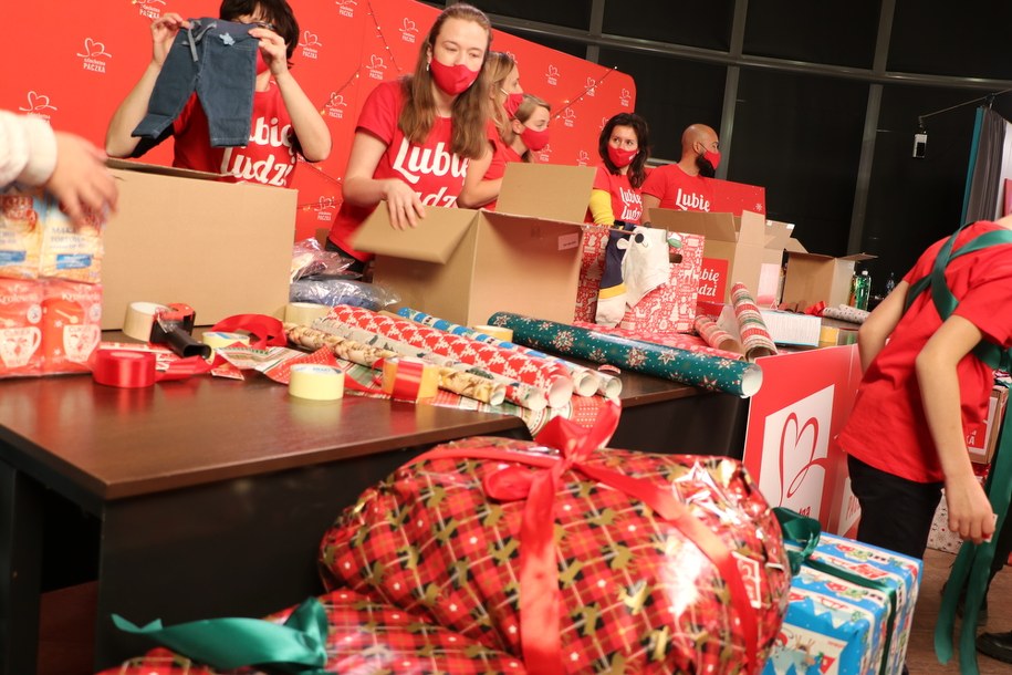 Szlachetna Paczka w tym roku trafiła do pond 17 tys. rodzin /Jacek Skóra /RMF FM