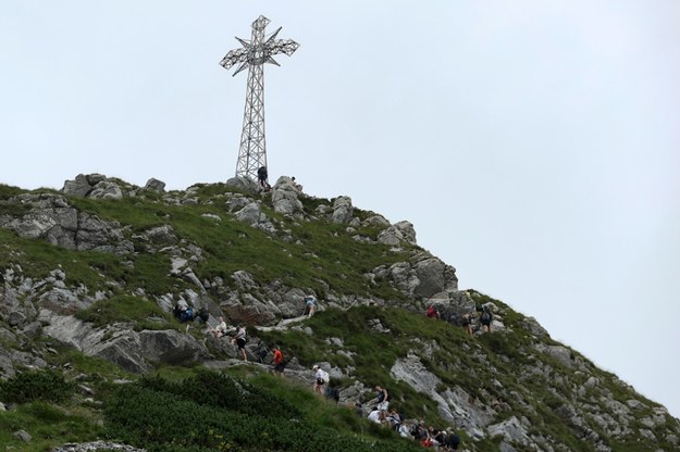 Rowerem na Giewont. Straż TPN chce ustalić dane mężczyzn