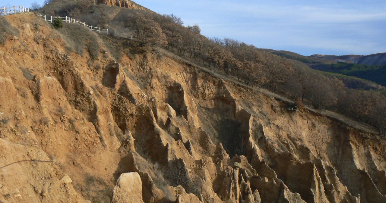 Szlak turystyczny prowadzi nad Stobskimi Piramidami /Vassia Atanassova /Domena publiczna
