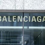 "Szmaciane" ławki Balenciagi sprzedane za dziesiątki tysięcy dolarów