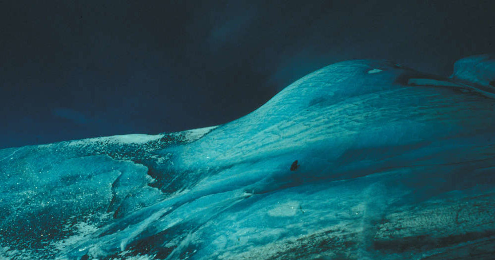 Szmaragdowe góry lodowe występują rzadko, a ich pochodzenie jest nieznane /materiały prasowe