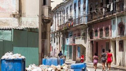 Szmaty, pudła, butelki. Hawana tonie w śmieciach przez kryzys