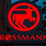 Szok cenowy w Rossmannie. Markowe perfumy za ułamek ceny