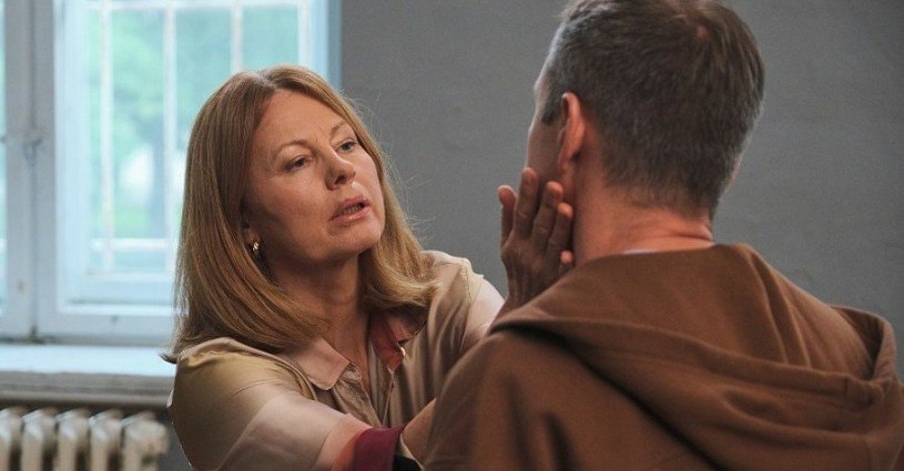 Szok w "Pierwszej miłości". Teresa przyznaje się rodzinie do małżeństwa