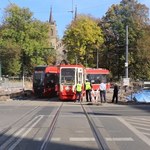 Szokujące nagranie z Chorzowa. Nastolatkowie potrąceni przez tramwaj [FILM]