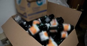 Szokujące odkrycie w mieszkaniu w Krakowie. Fałszywe suplementy zalewały Polskę