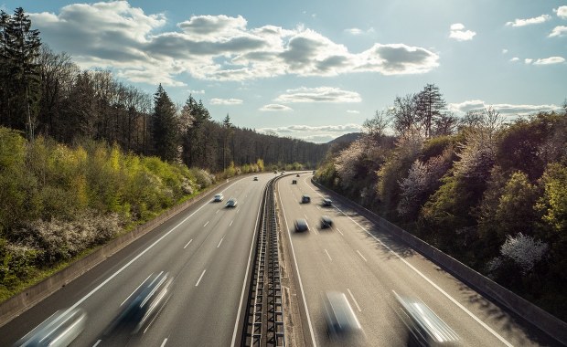 Szokujące sceny na autostradzie. Pędzili 140 km/h i uprawiali seks