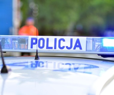 Szokujące sceny w centrum Grójca. Mężczyzna z nożem zaatakował kobiety i groził policjantom  