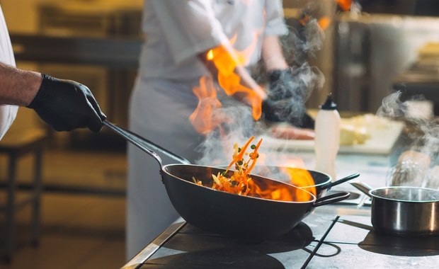 Szokujące sceny w restauracji. Szef kuchni zaatakował niezadowolonego klienta