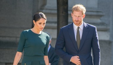 Szokujące wieści z pałacu. Karol III przyjmie u siebie człowieka, który zdradził Meghan Markle. Na pewno będzie wściekła