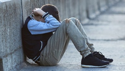 Szokujący atak w centrum miasta: 12-latek pobity przez rówieśników