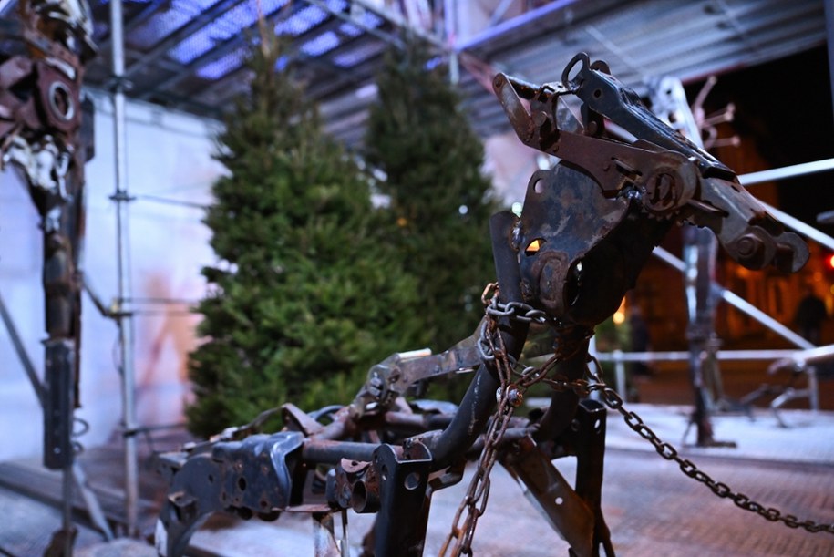 Szopka ze złomu w Gdańsku /Adam Warżawa /PAP