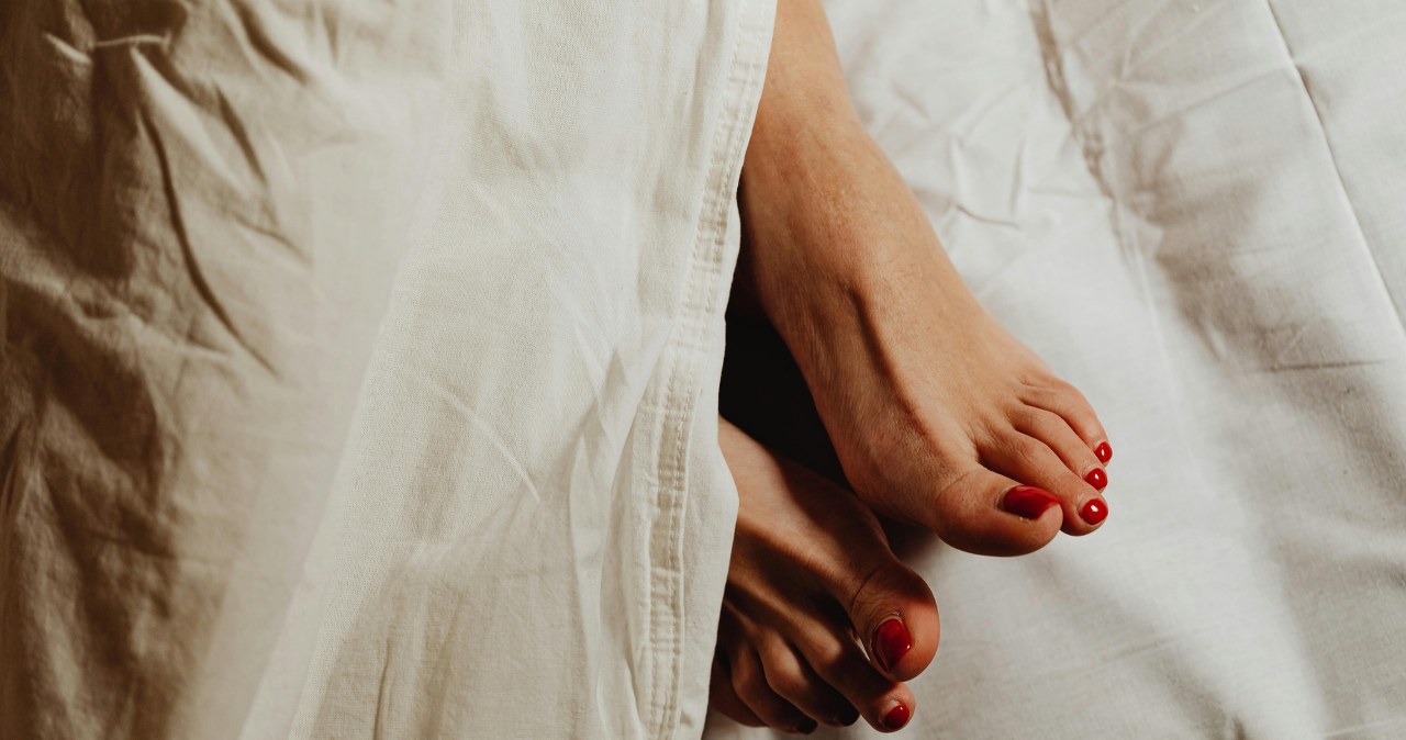 Szorstkich pięt pozbędziesz się z żelem z siemienia lnianego /Karola G /pexels.com