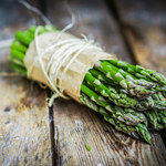Szparagi: Właściwości i zastosowanie, jak gotować i obierać
