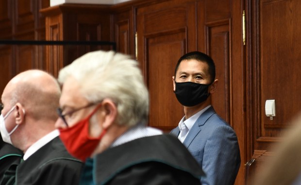 Szpiegowali na rzecz Chin? Ruszył proces b. dyrektora Huawei i b. oficera ABW