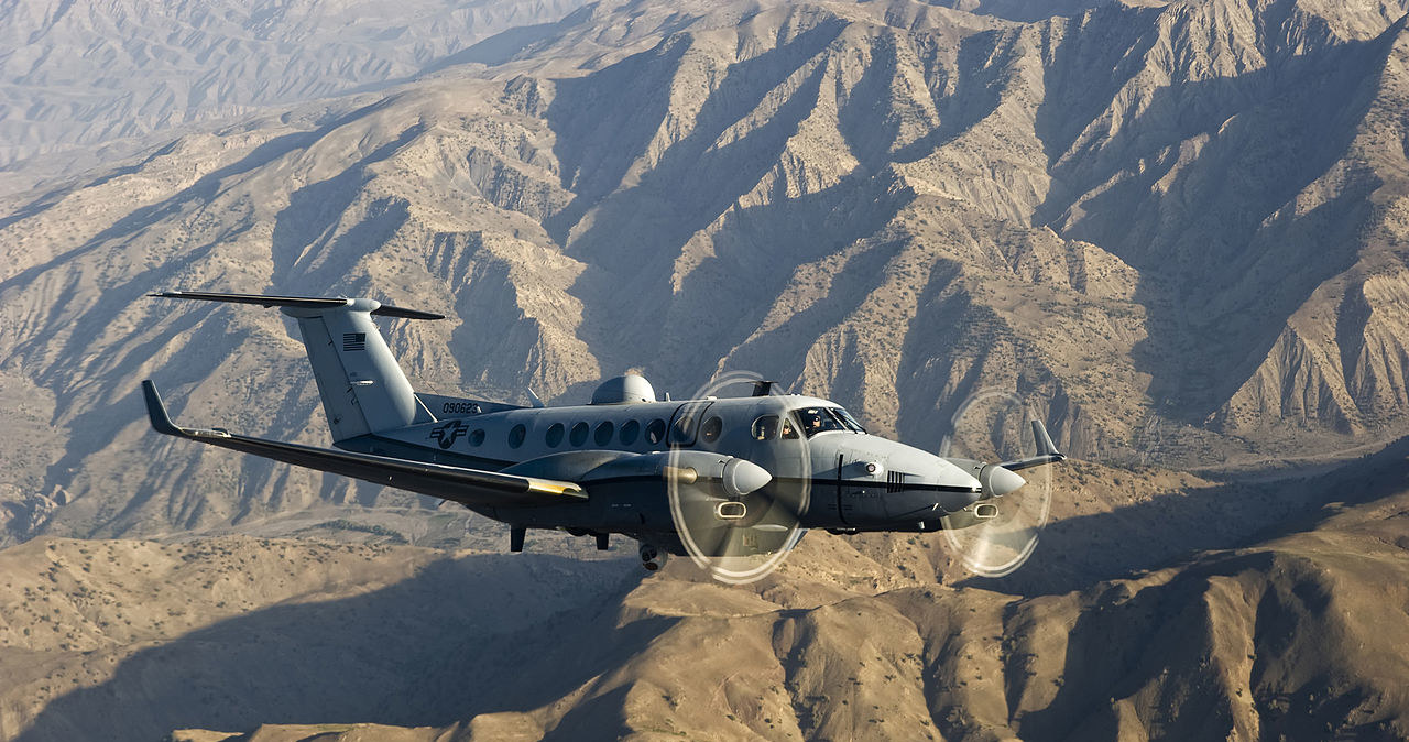 Szpiegowski samolotu MC-12W w trakcie lotu nad Afganistanem / źródło: Wikipedia /domena publiczna