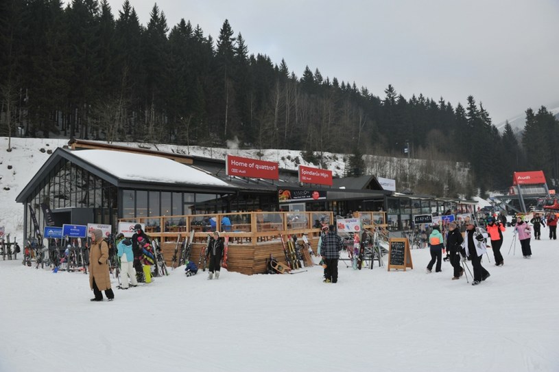 Szpindlerowy Mlyn (czes. Spindleruv Mlyn), największy ośrodek narciarski w Czechach, zdjęcie archiwalne /GERARD/REPORTER /Reporter