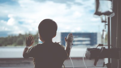 Szpital dziecięcy musi wypisywać chorych na Covid-19 przed końcem izolacji