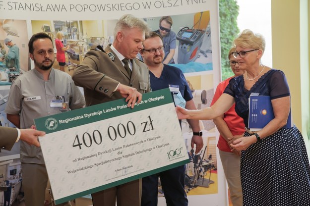 Szpital dziecięcy otrzymał od leśników 400 tys. zł na zakup sprzętu /Tomasz Waszczuk /PAP