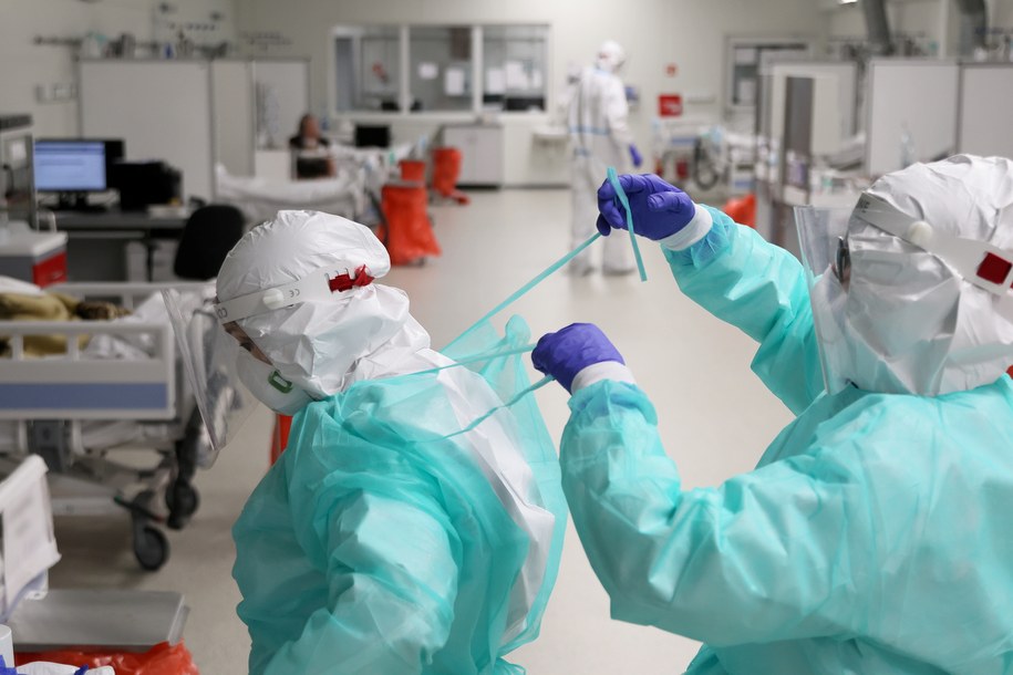 Szpital modułowy Wojskowego Instytutu Medycznego w Warszawie / 	Leszek Szymański    /PAP