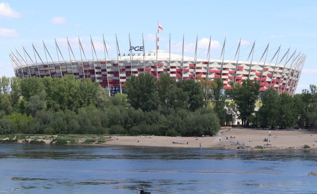 Szpital polowy powstaje na Stadionie Narodowym. Będą podobne w innych miastach