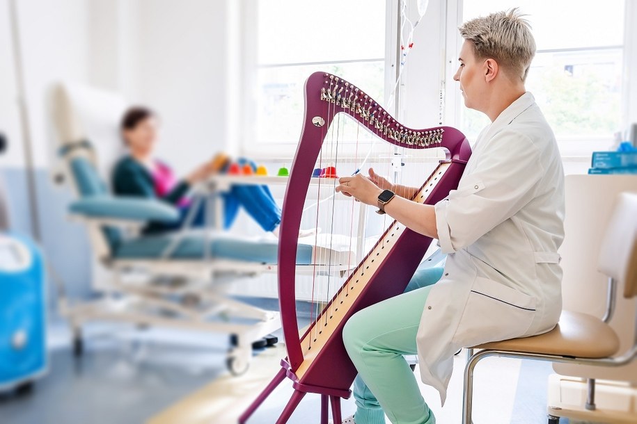 Szpital Specjalistyczny im. Św. Rodziny w Warszawie wprowadza na Oddział Onkologii Klinicznej bezpłatne sesje muzykoterapii /Materiały prasowe