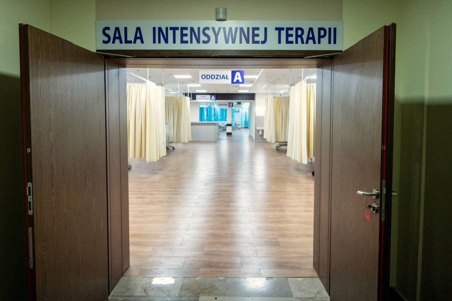 Szpital tymczasowy dla chorych na Covid-19 w Ciechocinku, zorganizowany w 22. Wojskowym Szpitalu Uzdrowiskowo-Rehabilitacyjnym / 	Tytus Żmijewski    /PAP