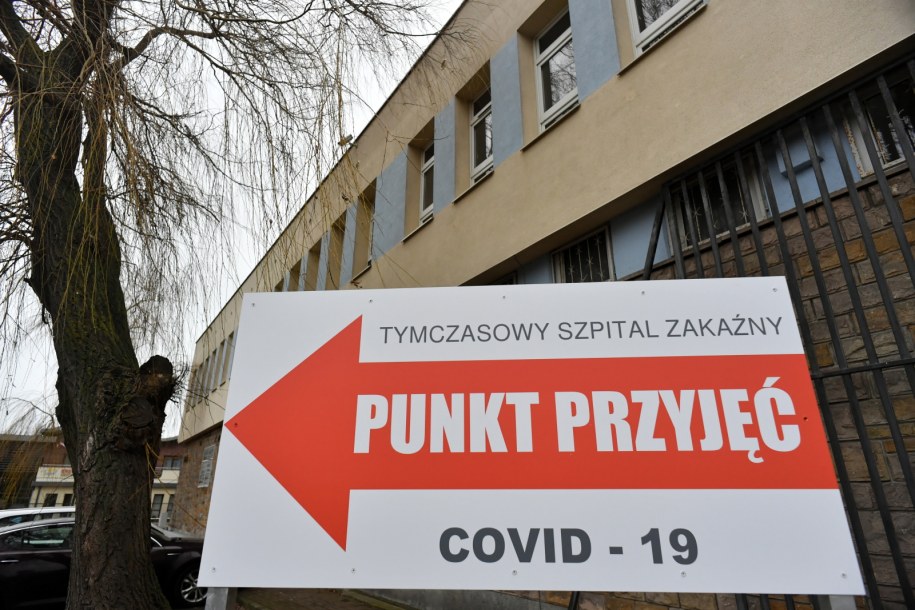 Szpital tymczasowy uruchomiono w budynku sanatorium Ministerstwa Spraw Wewnętrznych i Administracji w Sopocie / 	Adam Warżawa    /PAP