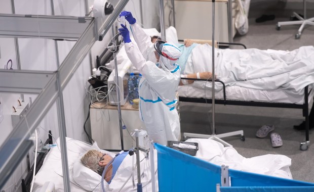 Szpital tymczasowy w Trójmieście konieczny od zaraz. Lekarze apelują 