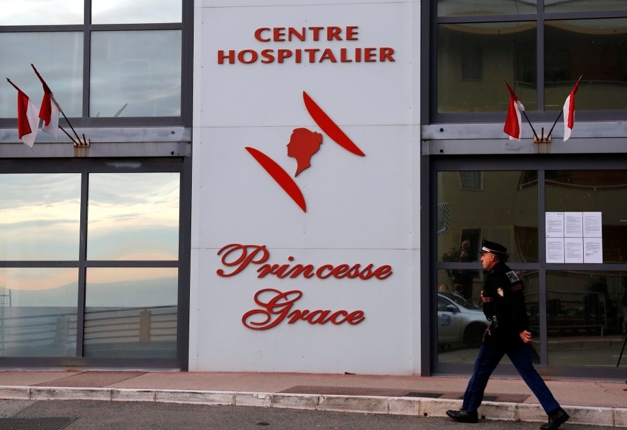 Szpital, w którym przyszły na świat bliźniaki /SEBASTIEN NOGIER  /PAP/EPA