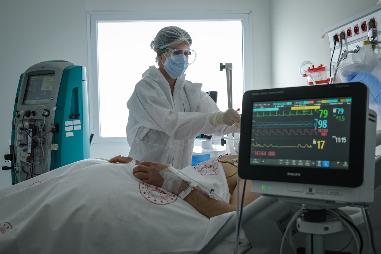 Szpital w Płocku wstrzymuje przyjęcia chorych na Covid-19. Instalacja tlenowa przeciążona