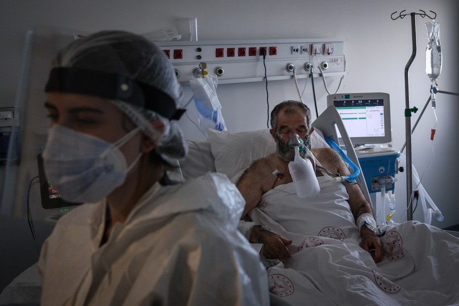 Szpital w Stambule /SEDAT SUNA /PAP/EPA