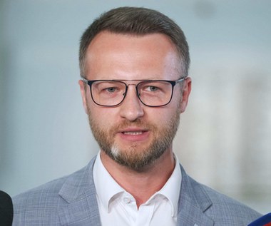 Szramka: Nie jest mi po drodze z PiS, to partia, która bardziej szkodzi, niż pomaga