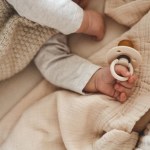 Szron na ścianach, zamarznięta woda w butelkach. Są wyniki sekcji zwłok niemowlęcia