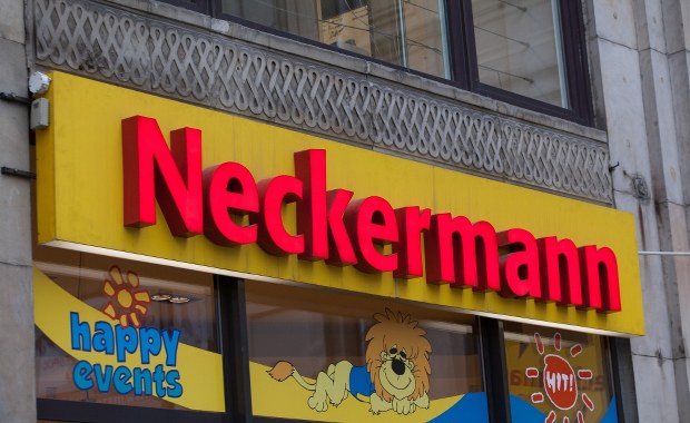 Sztab kryzysowy w biurze podróży Neckermann. Powodem plajta Thomasa Cooka